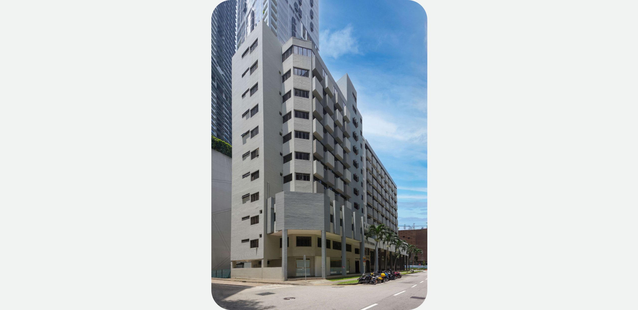 Freehold building along Tras Street
