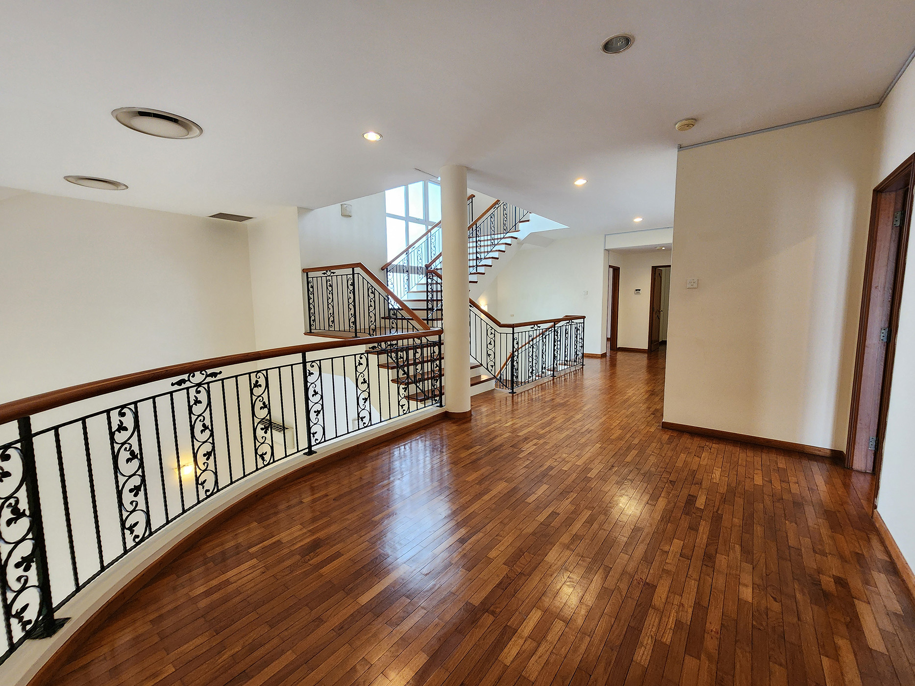 4 Oakwood Grove