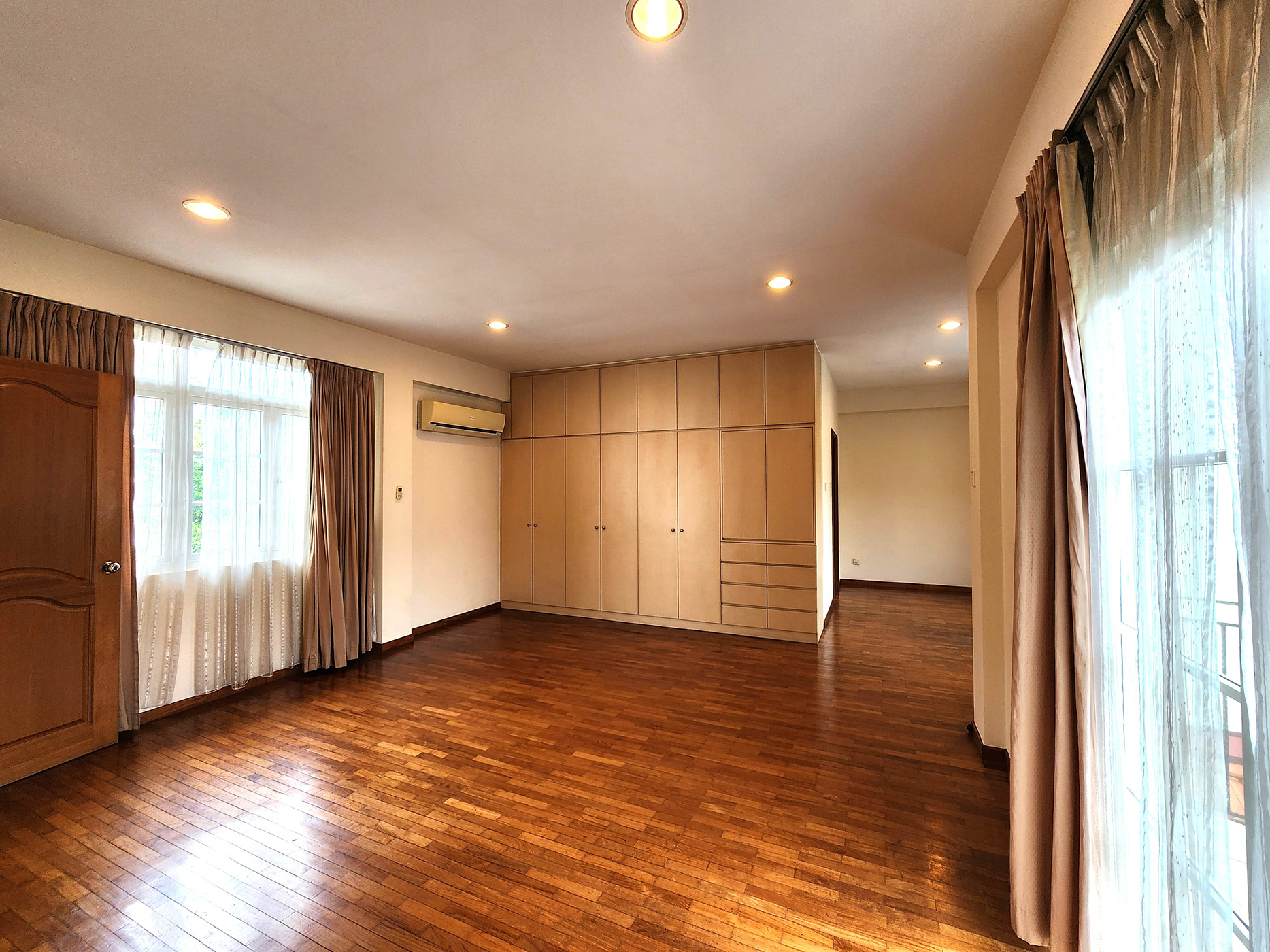 4 Oakwood Grove