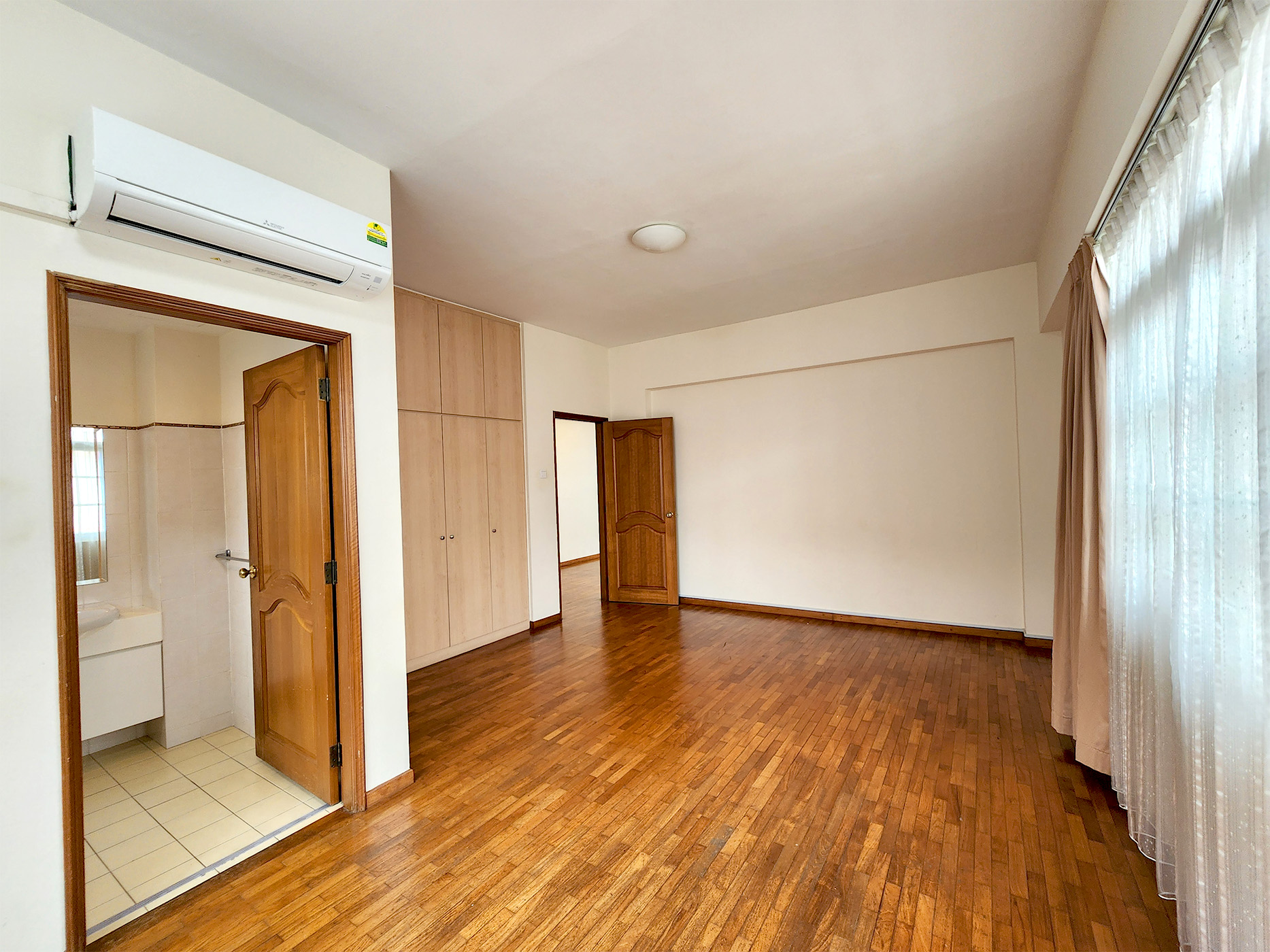 4 Oakwood Grove
